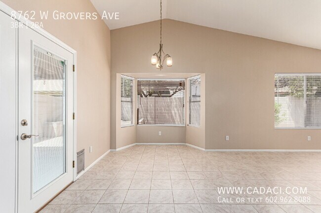 Building Photo - 8762 W Grovers Ave
