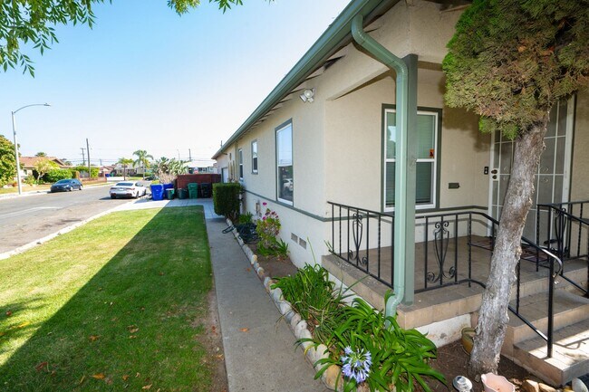 Building Photo - 3BR/2BA home with bonus room & additional ...