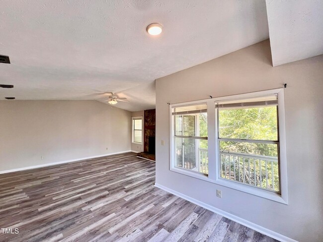 Building Photo - 1006 Wood Creek Dr