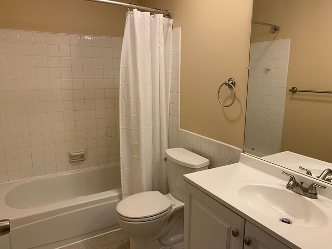 Building Photo - Moon Township - 2 Bedroom, 1.5 Bath Townhouse in Fox Hollow (Includes all utilities except electric)