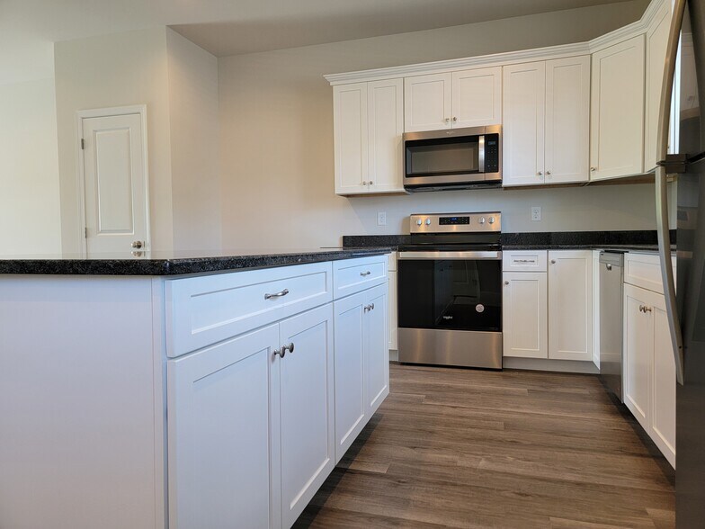 Building Photo - 232 Millard Dr