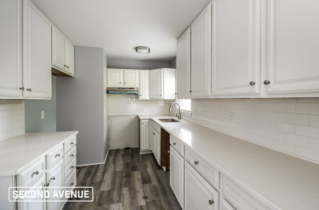 Building Photo - 462 Pedretti Ave