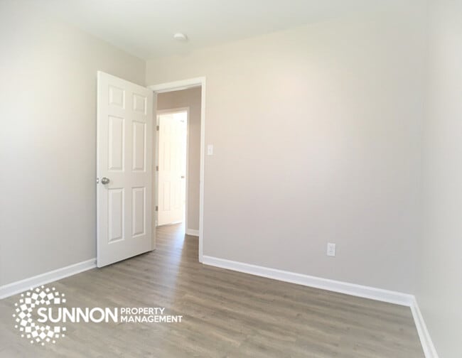 Building Photo - 4 Bed 2.5 Bath in Woodstone with Fenced Yard