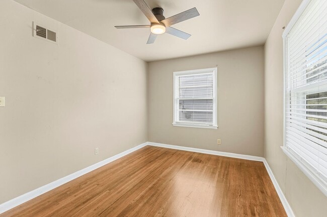 Building Photo - Charming 3-Bedroom Home Near the Rose Dist...