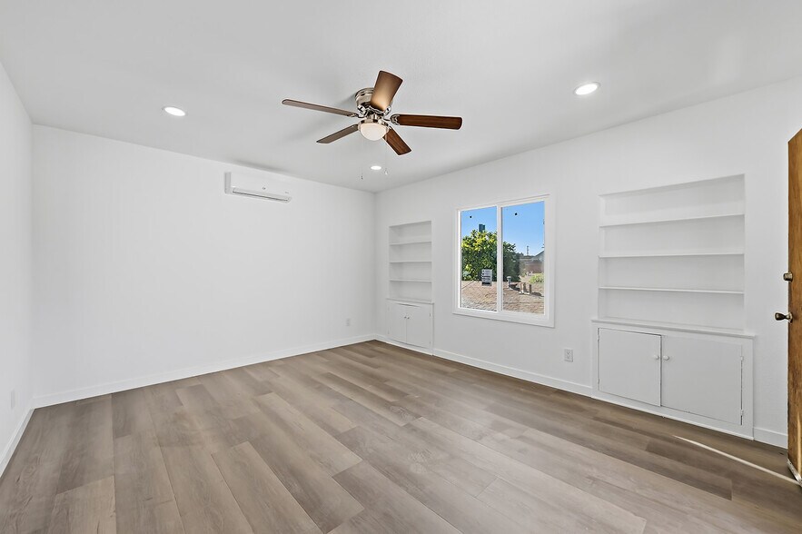 Building Photo - 1711 Sichel St