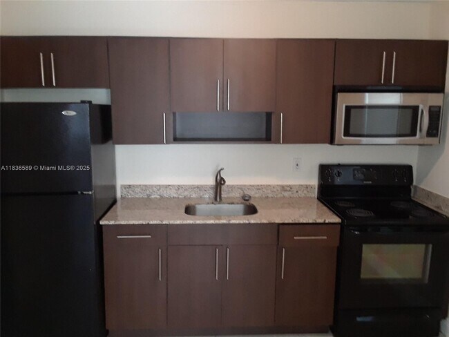 Building Photo - 685 NE 85th St