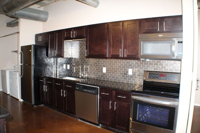Building Photo - 1122 Jackson St