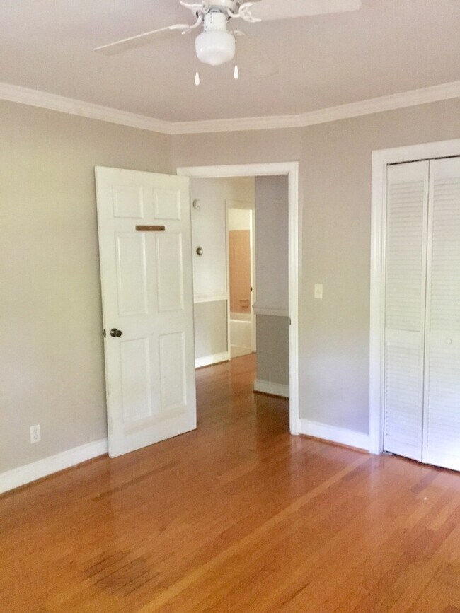 Building Photo - Forest Acres