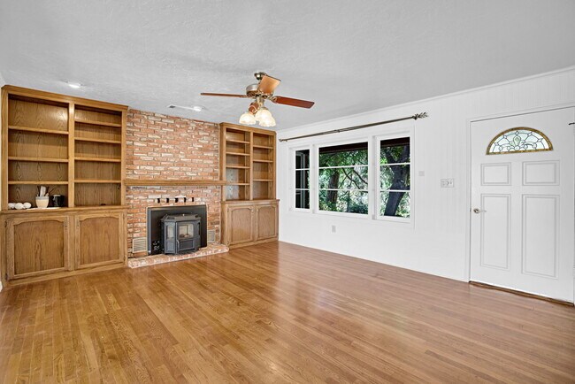 Building Photo - 31638 Lodge Rd