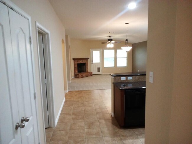 Building Photo - 2024 Pecan Valley