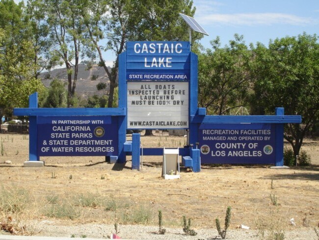 Building Photo - COMING SOON! 4 Bedroom Home for Rent in Castaic!