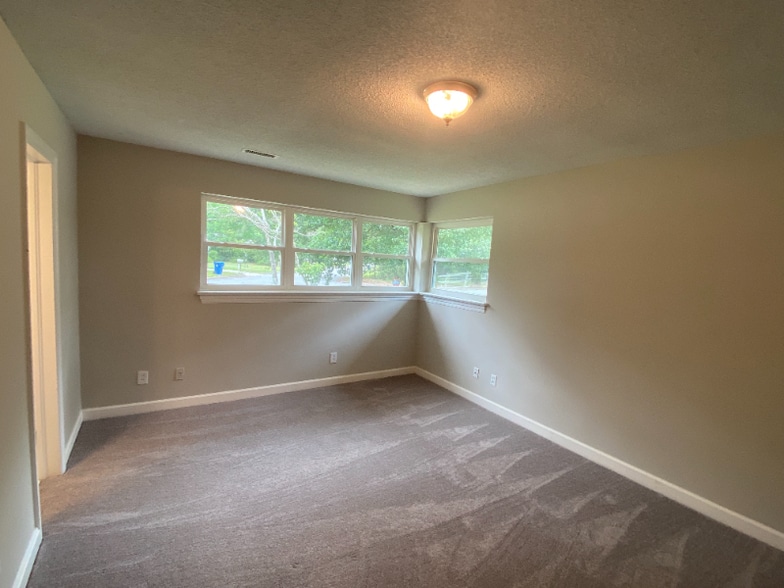 Building Photo - 610 Howell St