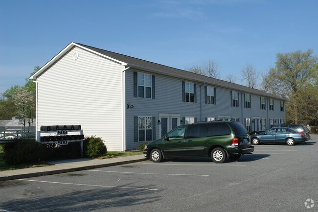 Building Photo - White Oak Apartments