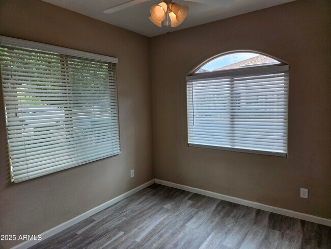Building Photo - 7836 W Rock Springs Dr