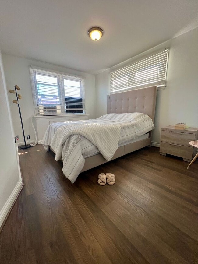 Building Photo - Stunning 3-Bed Twin Home in Lansdowne! Available May 1st!