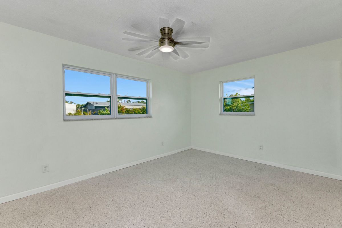 Building Photo - 1611 Sheehan Blvd