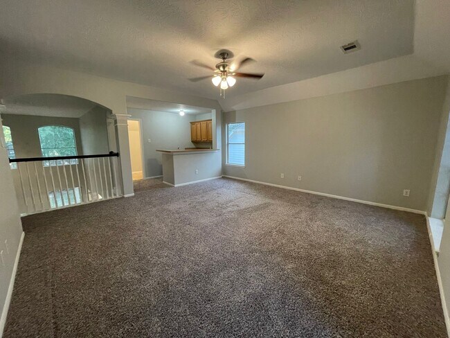 Building Photo - 9323 Willow Crossing Dr
