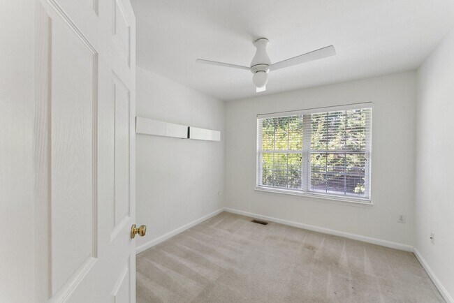 Building Photo - 11892 Breton Ct