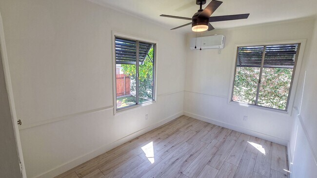 Building Photo - Beautifully Remodeled Detached 2 Bed 1 Bath Home with yard and pet friendly!