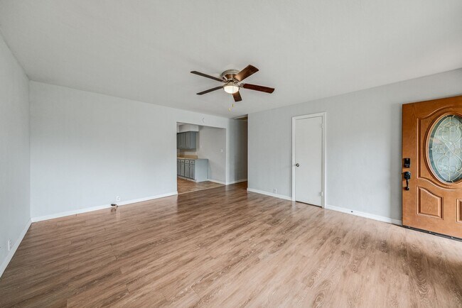 Building Photo - Move-In Ready 4 Bedroom Home in the Heart of Champaign