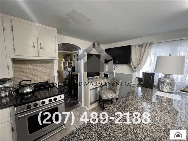 Building Photo - Fully Furnished 4 Bed Single Family House ...