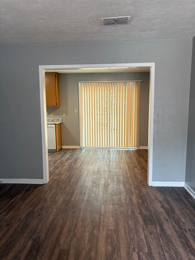 Building Photo - 3449 Fred George Rd