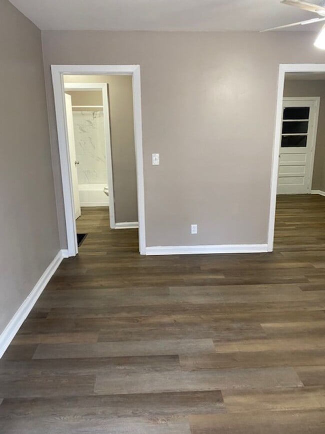 Building Photo - Rigdon Rd **Dale