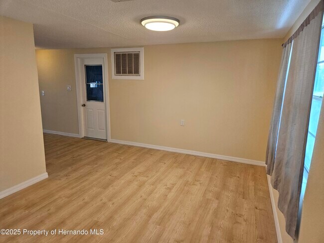 Building Photo - 13240 Starfish Dr