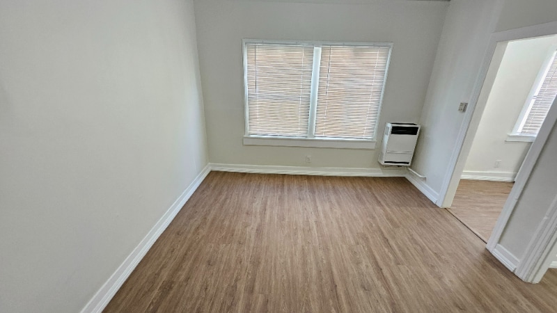 Building Photo - 1005 W 23rd St