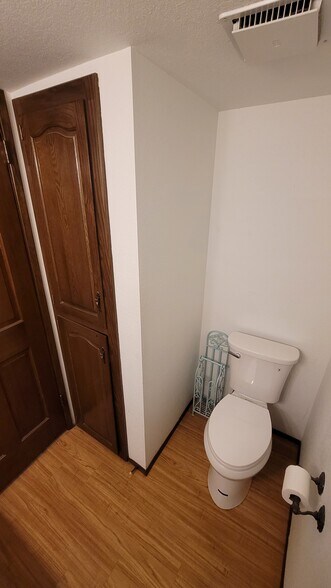 Downstairs Bathroom - 9905 157th St E