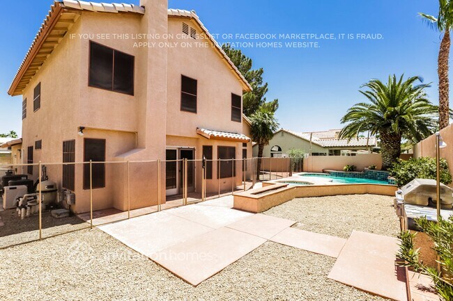 Building Photo - 5729 N Walkingstick Ln