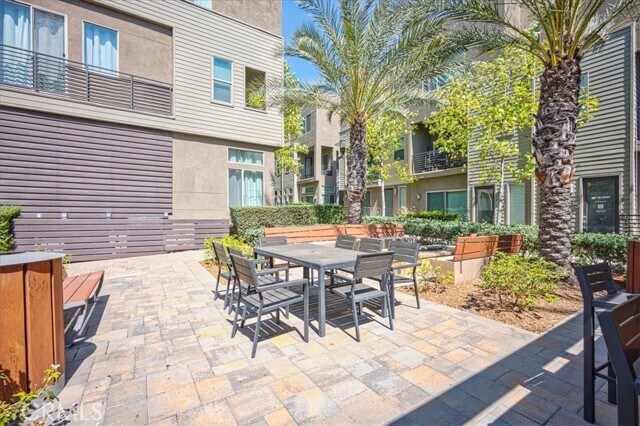 Building Photo - 661 Sawyer Pl