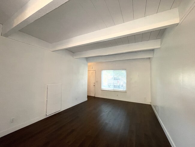 Building Photo - 1393 Nord Ave