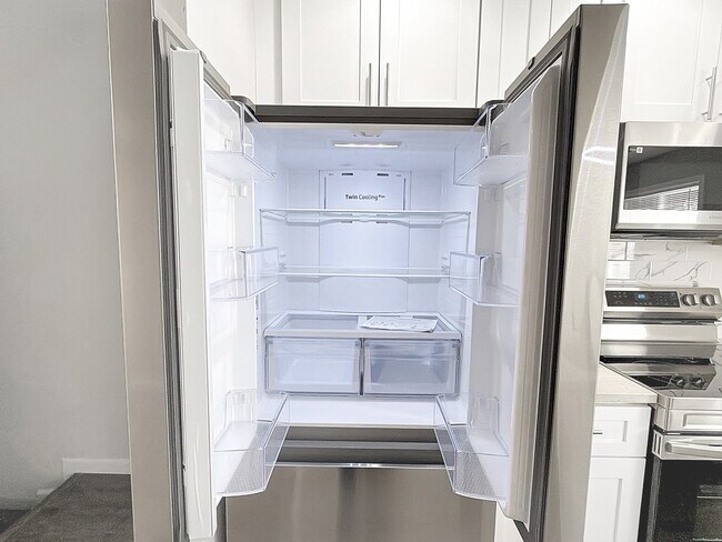 Building Photo - 4828 Beaufort Ave