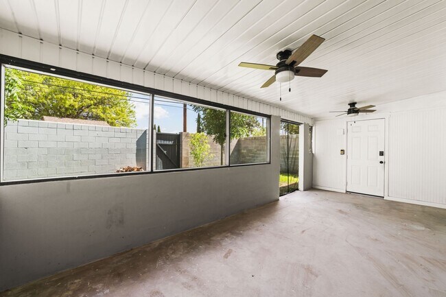 Building Photo - 1240 W Copper Ave
