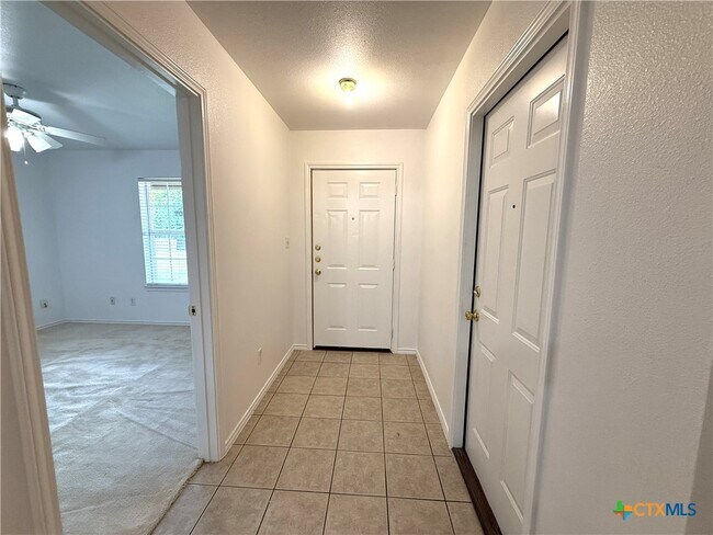 Building Photo - 309 S Water Ln