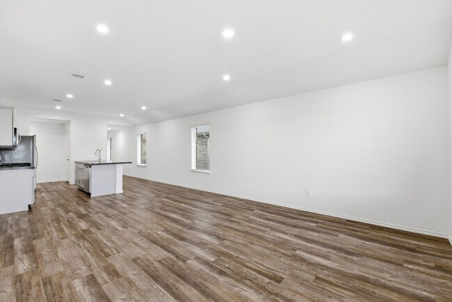 Building Photo - 24343 Saddlestone Green Dr