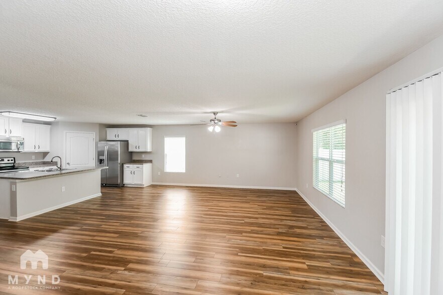 Building Photo - 11892 Carson Lake Dr W