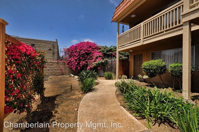 Building Photo - 1050 Chinquapin Ave