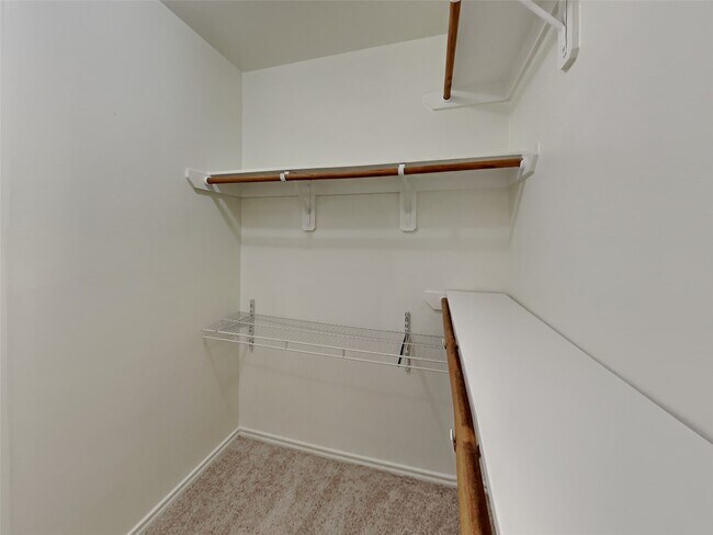 Building Photo - 6220 Stoney Creek Dr