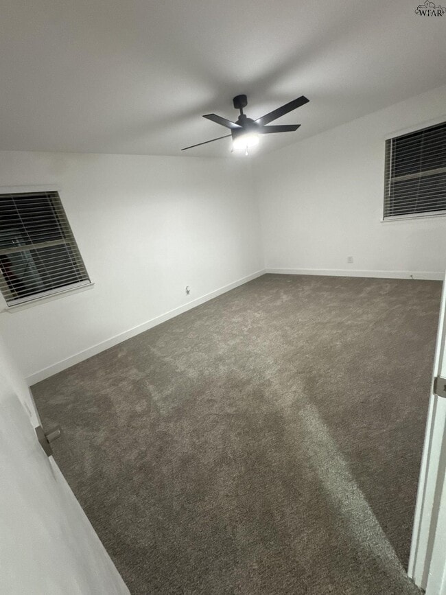 Building Photo - 4126 Lenore Dr