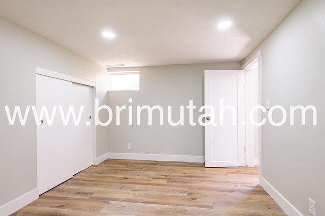 Building Photo - 753 Princeton Ave S