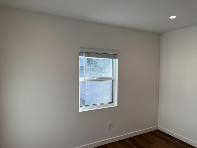 Laundry room (garage outside the window) - 4016 Prospect Ave