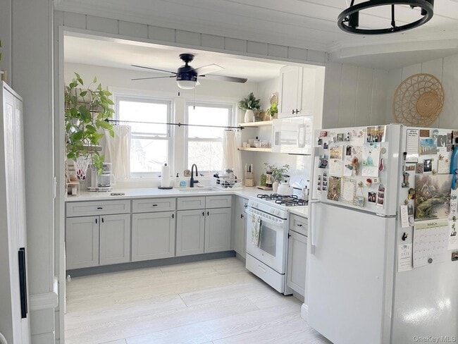 Building Photo - 128 Roosevelt Blvd