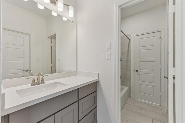 Building Photo - 253 Rosetta Lp