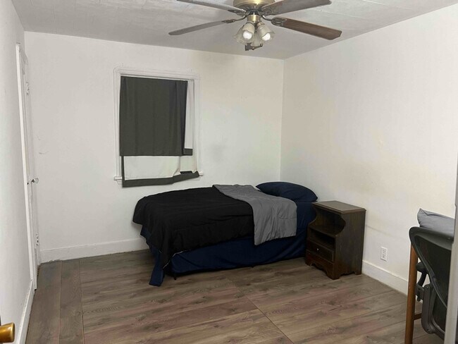 Building Photo - 315 Fetzner Rd