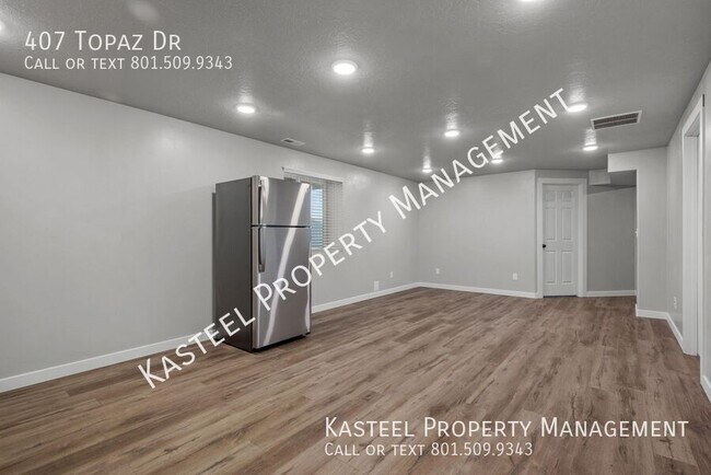 Building Photo - 407 Topaz Dr