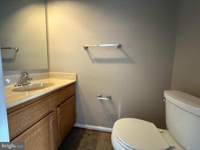 Building Photo - 16926 Point Pleasant Ln