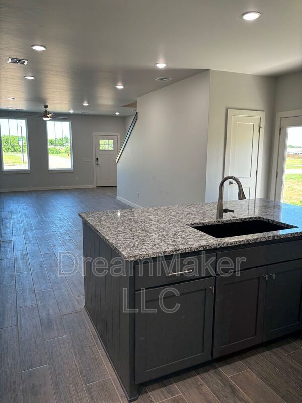 Building Photo - 1028 Varenna Ln