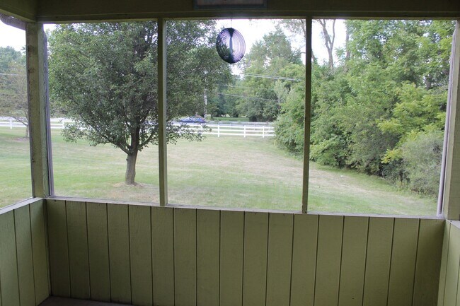 Building Photo - Spacious 5 Bedroom Home in Avon Schools!